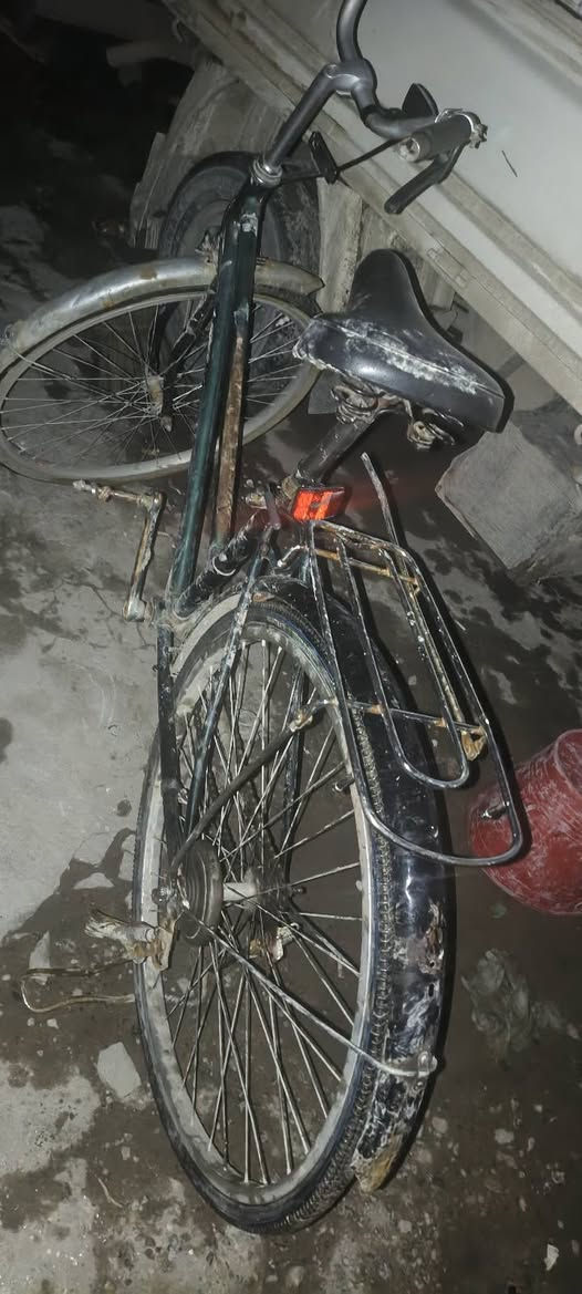 اسلام عليكم 
بايسكل للبيع
بس نقص
سيبايه طاكه 
برغي جاملق امامي\
السعر 50 
وبي مجال حك جيه 
عنوان بقداد دوره
الهواشه 
الرقم*********** متواجد واتساب
