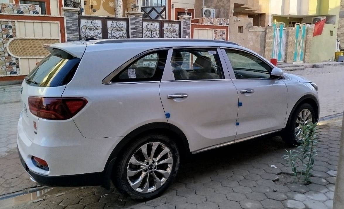 سلام عليكم
كيا سورنتو ٢٠١٨ شكل ٢٠٢٠ خليجي مكفوله عده بارد بالجاملغ الخلفي يم قبق البانزين والباب ورصعات بالباب والبنيد رقم واسط انكليزي
بسمي تحويل مباشر 
ماشية ( ١٥١ ) ألف كيلو
السعر ( ٢١٥ ) وبيها مجال
المواصفات 
--------------
- محرك ٦ سلندر ... ٧ راكب
- بصمة تشغيل  +  بصمة ابواب
- تبريد ٣ قطع
سايد بريك بالرجل
جنطه كهرباء
- اشارة مرأة جانبية + مري شفط
- نظام ترحيب
- حساسات امامية وخلفية
- كامرة خلفية دوارة
- كراسي امامية كهرباء 
-  الكراسي مخمل
- ثلاث انظمة قيادة( comfortable) + (Eco) + ( sport)
- ويل كب كروم بلادي ١٩ 
باقي المواصفات معروفة
مكان السيارة النجف 
للاتصال ***********
