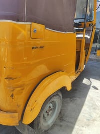 تكتك للبيع موديل ١٨ رقم سنويه 07753650353 تصل تدلل
