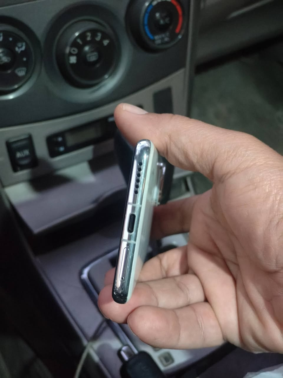 هواوي P60برو ذاكره512 رام12جهاز بدون عيب مامفتوح بس بيه شويه فطر بل ضهر سعر 340 أي استفسار اتصل على ***********
