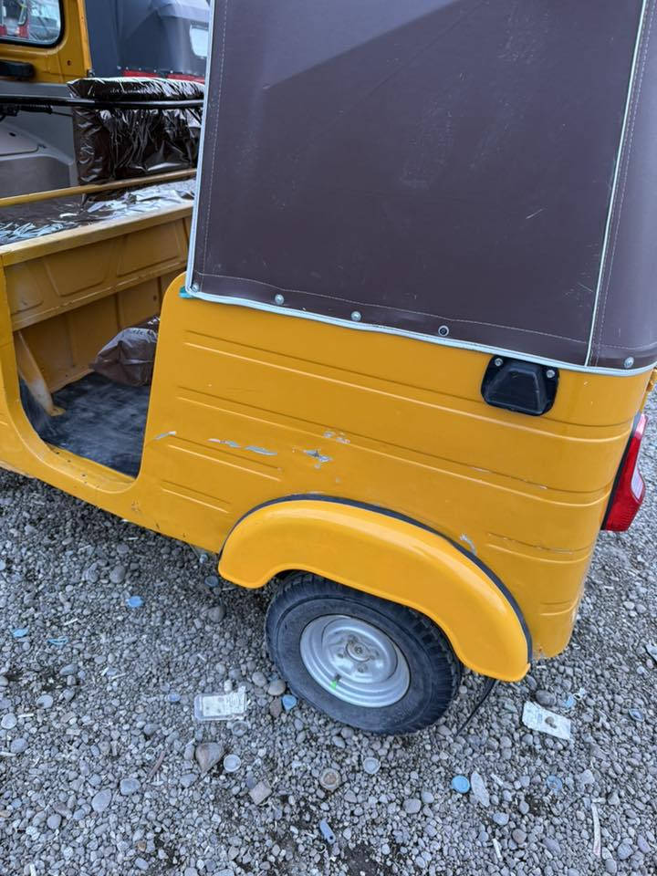 السلام عليكم تكتك مديل ٢٠١٩شهر ٩ للبيع رقم وسنويه بغداد مصبوغه عام مكينه مكفوله تنقيص تبخير 
رقم ***********
السعر ٥٨٠٠ وبيه شي بصيط
مكاني بغداد الشعله
