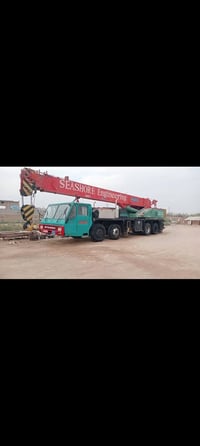 كرين كاتو • ٣٥ طن • الشارقة