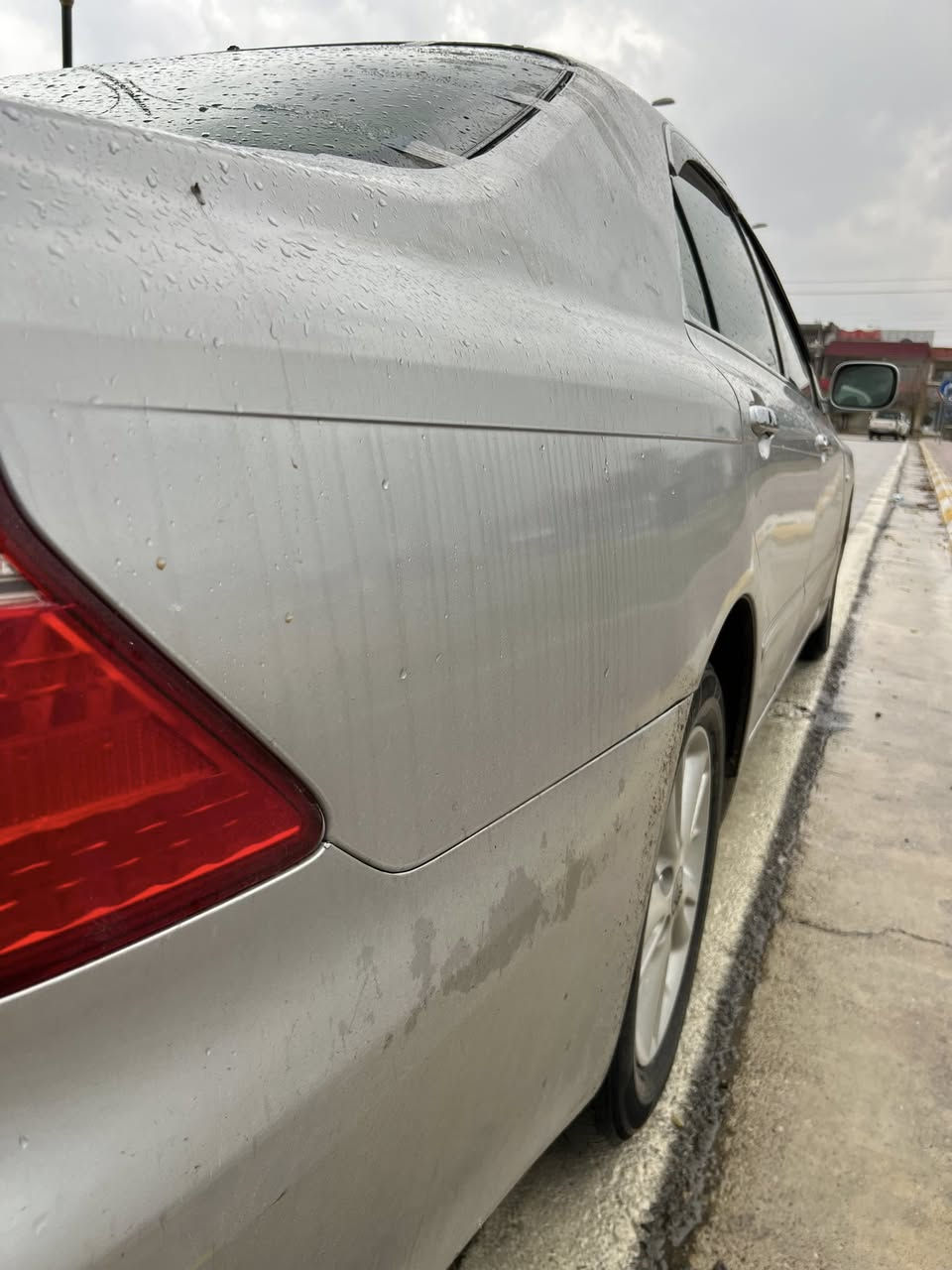 ***********
***********
شاهینە ڕۆیاڵ ٢٠٠٧ساجمەلەکی گێڕ گەورەی مەکینە بچوک گێڕو مەکینە بە شەرتی فیتەر سێ دوگمەی پەردە مەرکەزی بەسمە ڕەساسی زۆر توندو تۆڵو بێ تەقەو ڕەقیەیەو کامل مەسروف کراوە چوار تایەو ویلی ڕۆیاڵی لۆکی لە ژێرە 
سەقفی وەک شوشە وایە 
ناو نیشان هەڵەبجەی تازە
سعر ٤٧ گەڵاو موعامەلەیەکی کەم
