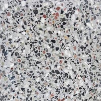 يوجد كاشي/ كراجات  طرامي /مماشي اقساط شهري /07762270116