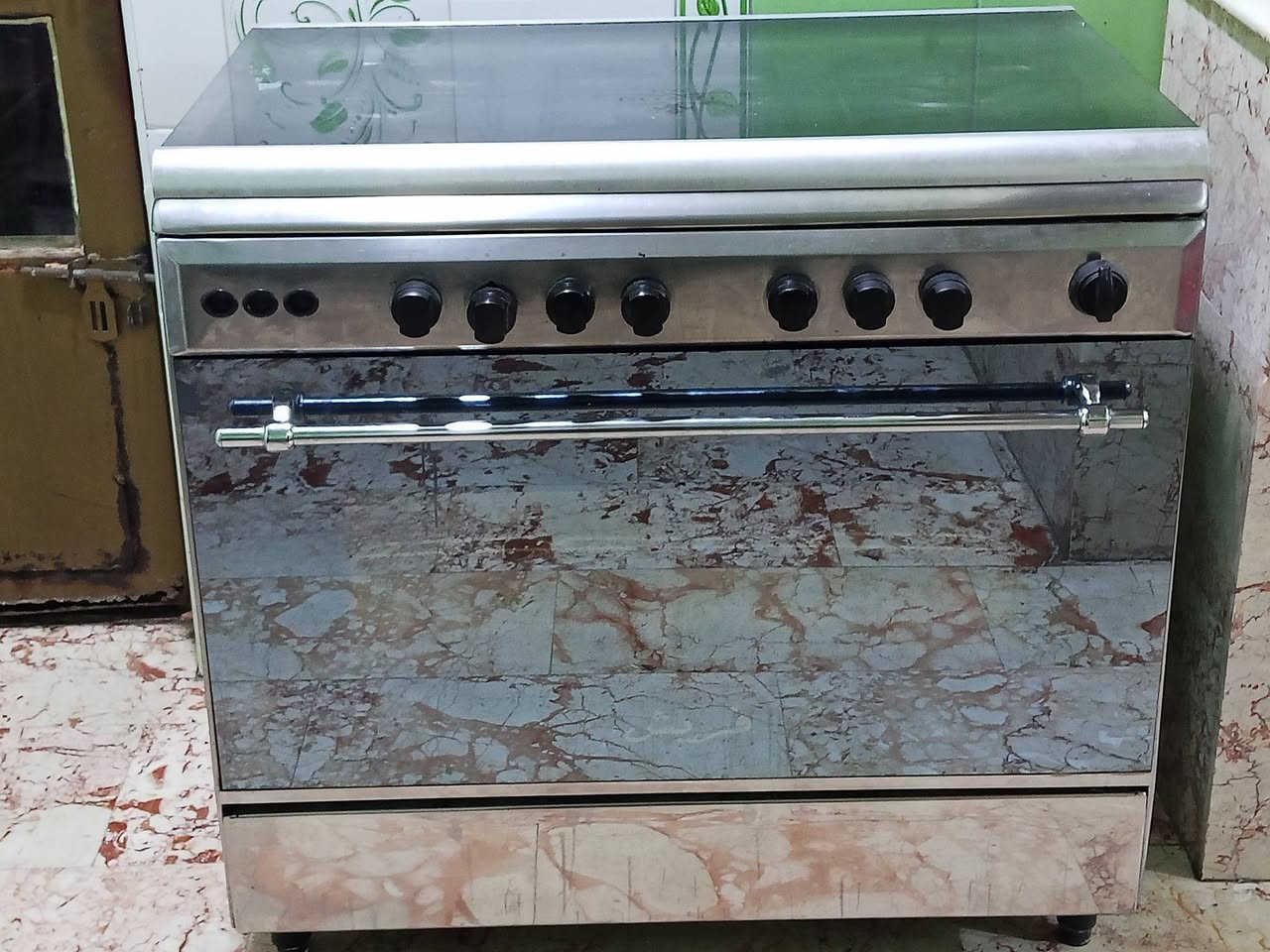 طباخ للبيع
سعر 200وبي مجال مكان الرمادي حي العادل ***********
