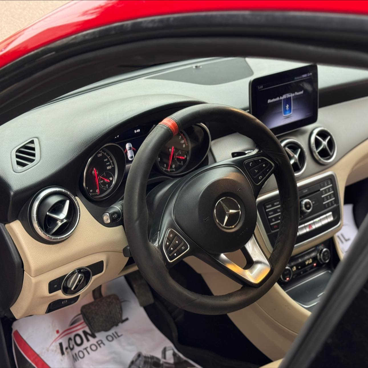 السلام عليكم 
مرسيدس 250 CLA موديـل 2018
وارد امريكي حادث جاملغ سايق مع الباب 
باب مبدل نفس اللون بلادي والجاملغ مصبوغ
ايربالك بردة فقط وصور الحادث مرفقة
داخل اوف وايت
شاشة كبيرة
محرك 2000 بحالة جيدة جداً 
رقم بغداد
مكان السيارة السيدية
سـعر 184 ورقة وبيها مجال 
***********
