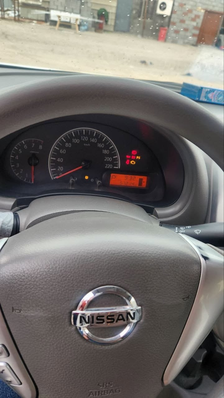 نيسان سني هندي بليته الزركه
موديل ٢٢ ماشيه ٥٨ كليو

بيه بس بارد كما موضح بالصور

السعر ١١٥ وبيه مجال ‭0771 257 6636‬بصره تحسينيه المكان
