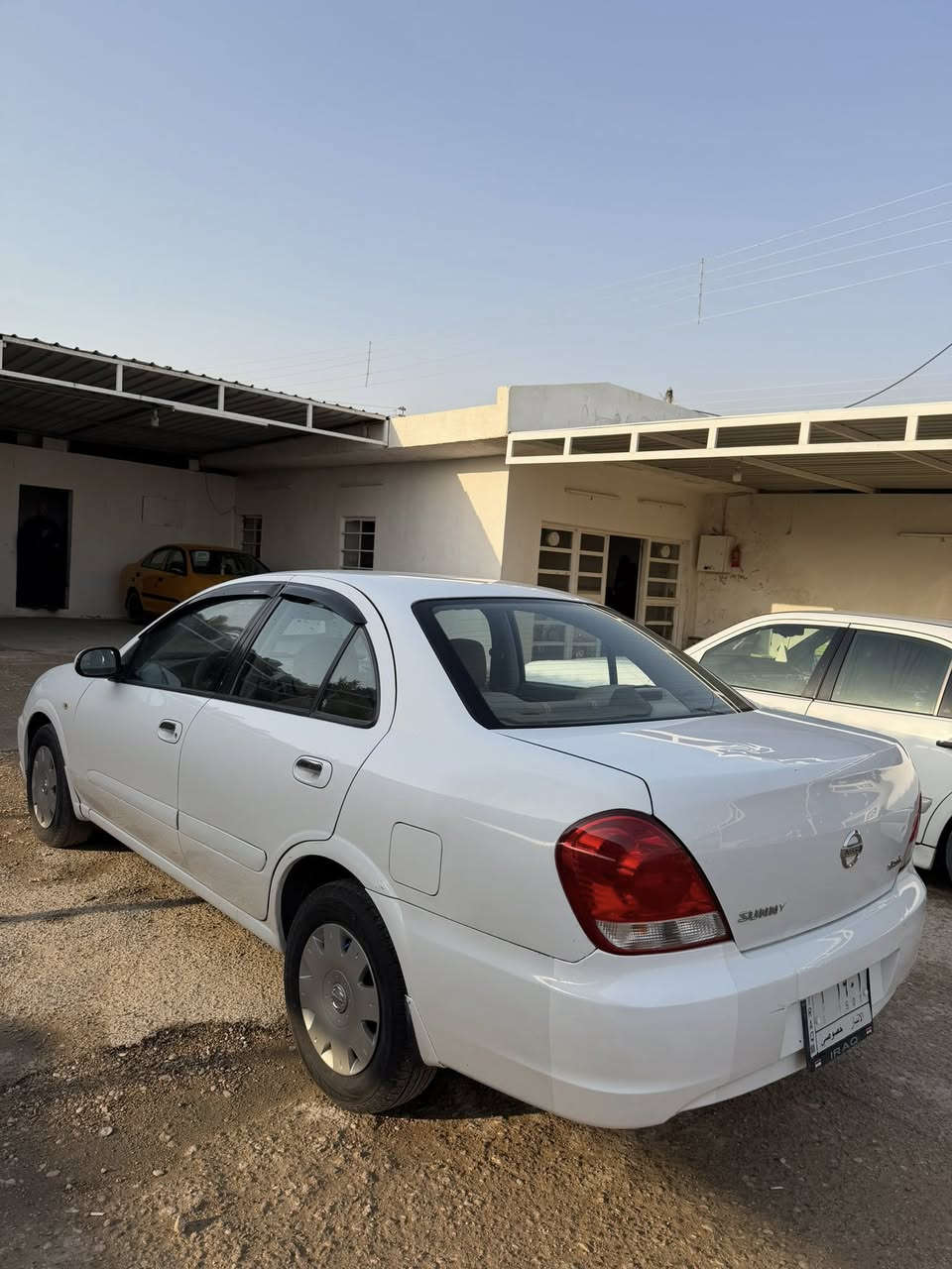 السلام عليكم
سني 2010 للبيع
محرك اسود
كير عادي 
بيه باب وجاملغ صبغ
وبيه ملاحظات بارد 
محرك كير الك الفحص
رقم انبار شرط التحويل
سعر107 وبيه مجال
وترهم مراوس حسب القناعه
***********
***********
