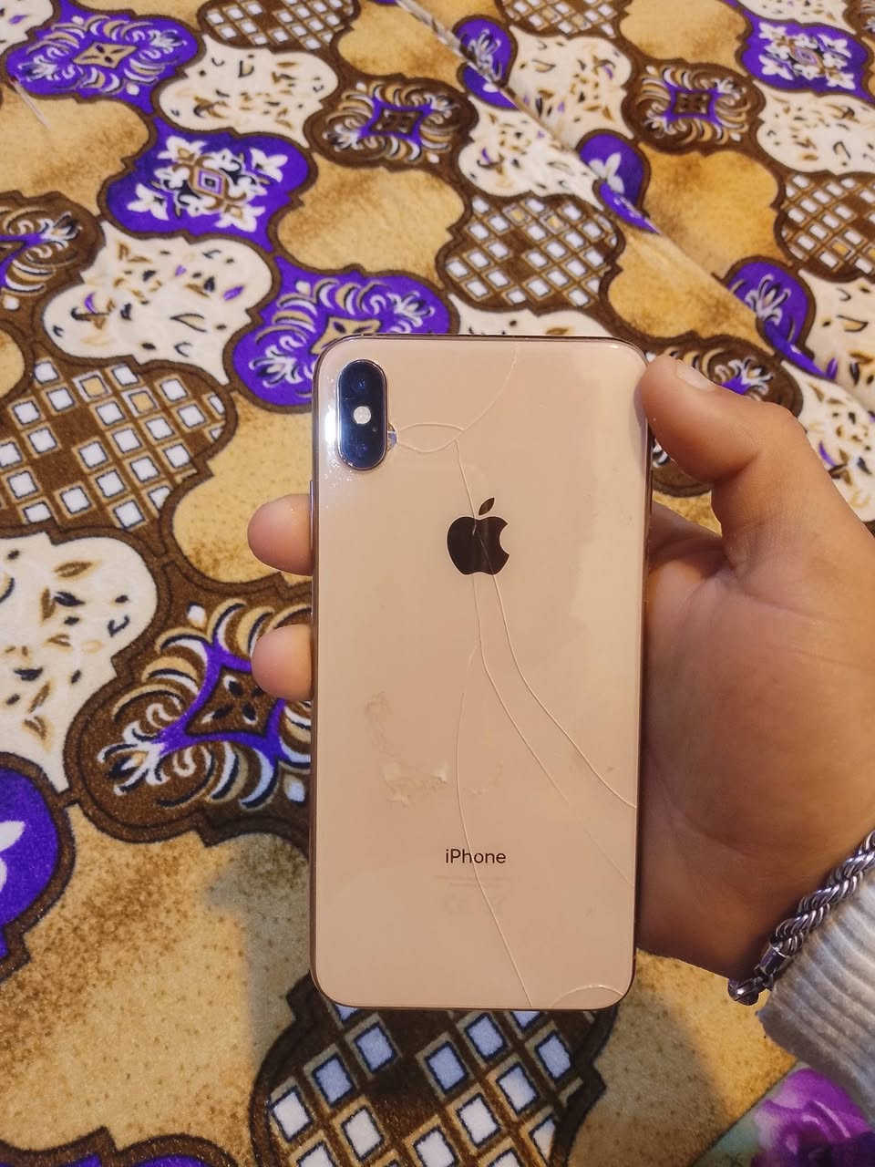 عدي ايفون اكس ماكس
ذ256
باتري 100
جهاز مبدل شاشه 
فيس ايدي واكف
جهاز امانت الله يخبل استخدام اتصال وتصوير وصوت بس شنو وكع مني ورحت بدلته شاشه وهم اخذله فتره وكفت شاشه بعد لعبت نفسي منه فا ابيعه هيج طافي واكيلود مبي وحتى إذا بي تخابرني اجيك افتحه الك واروح جهاز مراوس ب اكس او اكس ماكس أو 11قافل ايكلود اهم شئ فيس ايدي شغال ***********
