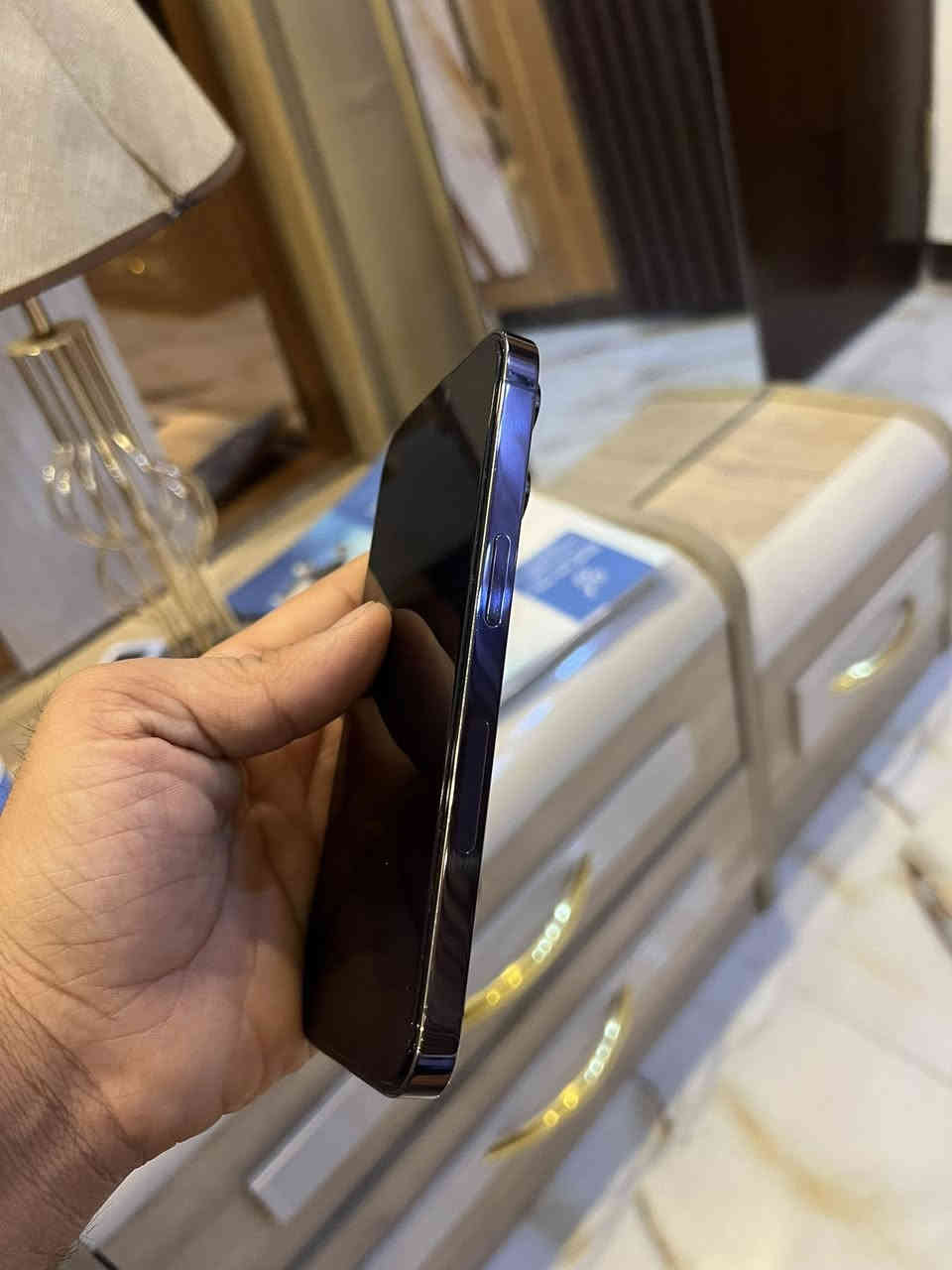 14 برو فقط 
ذاكره 256 
بطاريه 86 
شريحه الكترونيه 
مكفول من كلشي 
السعر 675 وبي مجال قليل 
مكاني بغداد المشتل 
***********
