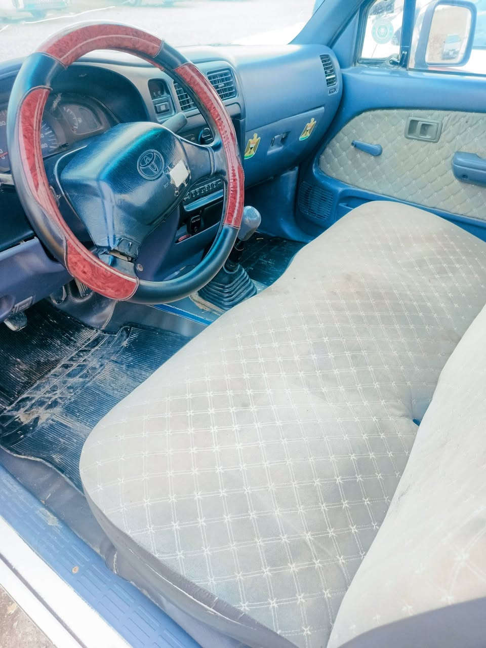 السلام عليكم هايلوكس بيكم موديل ،99 للبيع السيارة مال جناي بسمي مال بيت السيارة بيها طخه من جهه السكن مبدل بيها جامرلغ وبنيد بدون شاصي والگشر شوف العين  والمحرك بي بدايه تنقيص رقم كركوك دولي سنوي لل 30 +كود بانزين السعر 72وبيها مجال للشراي ⁦:⁠-⁠)⁩رقم ال***********⁦:⁠-⁠(⁩ مكاني كركوك
