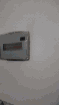 بيت زراعي حي الكوفه مرقم مساحه 150 بناء درجه اولى مرمر وكرانيت طابوق كونكريت مسلح كهرباء وماي درجه اولى بناء حديث غرفه وصاله ومنور وصحيات داخليه وخارجيه مطبخ وستقبال وطارمه السعر 65 مليون للاستفسار ***********q
