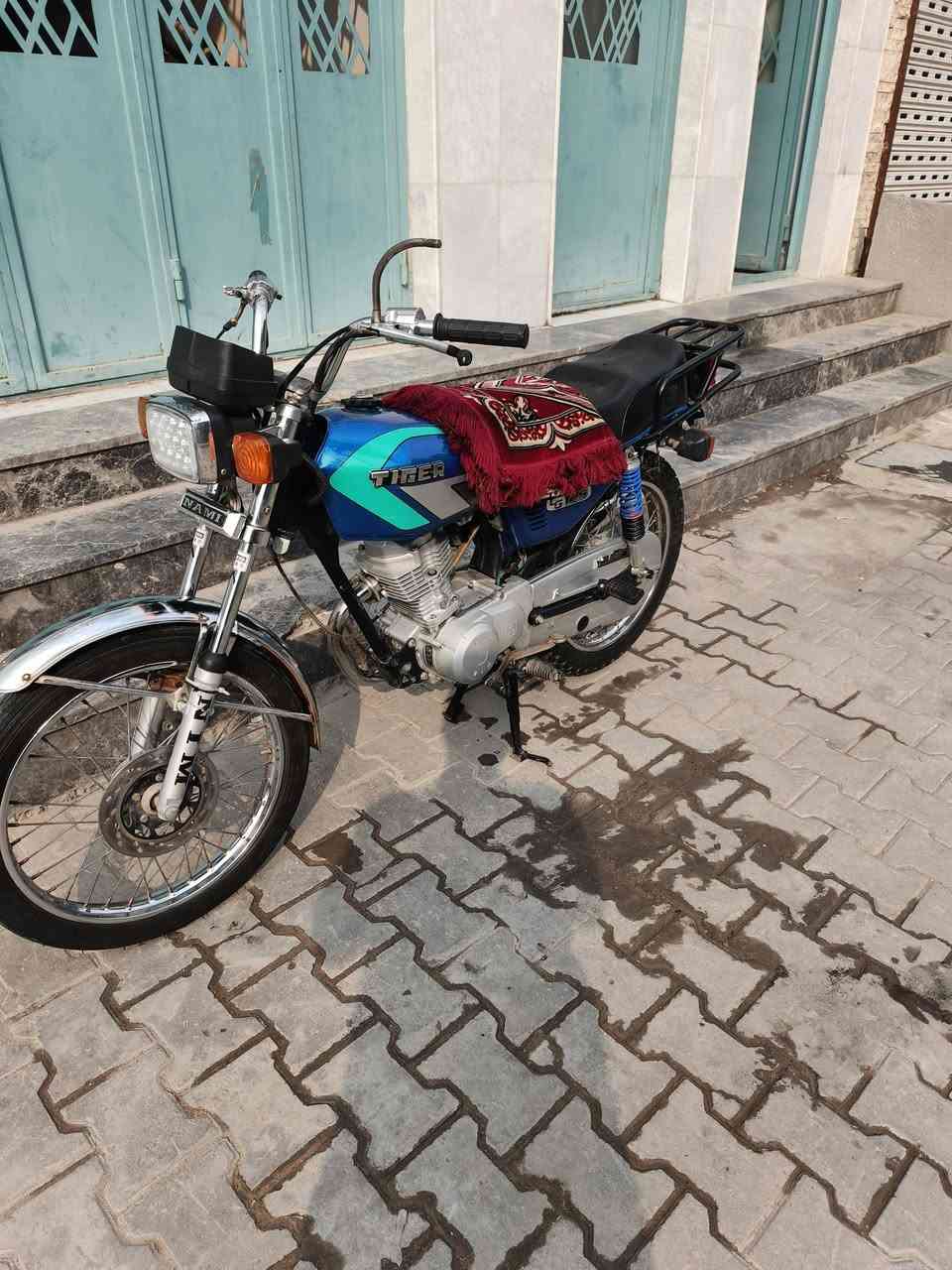 دراجه للبيع موديل 2021 اورق أصوله الوكيل العرضي السعر 600 الرقم الهاتف ***********
