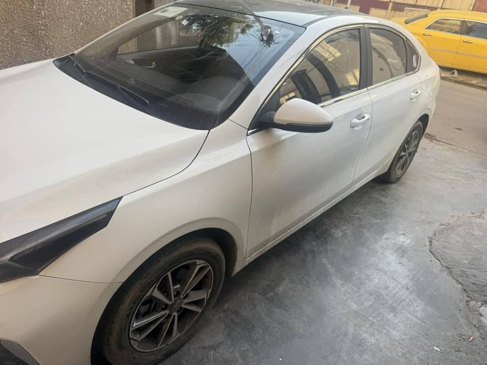 السلام عليكم
سلام عليكم عندي كيا سيراتو K3 

موديل 2024 

لون ابيض رقم اربيل الدولي الجديد 

ماشية 17 الف كيلو متر على وضع الشركة

سنوية وهزة ورقم كله جديد 
مواصفات 
وكالة تحويل مجانا بغداد الكرادة

ترحيب 

بصمة ابواب 

ثنين سويج بصمة 

جنطة ذكية 

حساس خلفي + حساس امامي 

كامرة خلفية

شاشة حجم كبير 

هند بريك بصمة 

سلايت 

لايت لد زنون 

وبقية المواصفات المعروفه الي مامذكورة 

مكان السيارة بغداد الكراد

للاستفسار 

***********
ابو سجاد وشكرا لادارة الموقع
