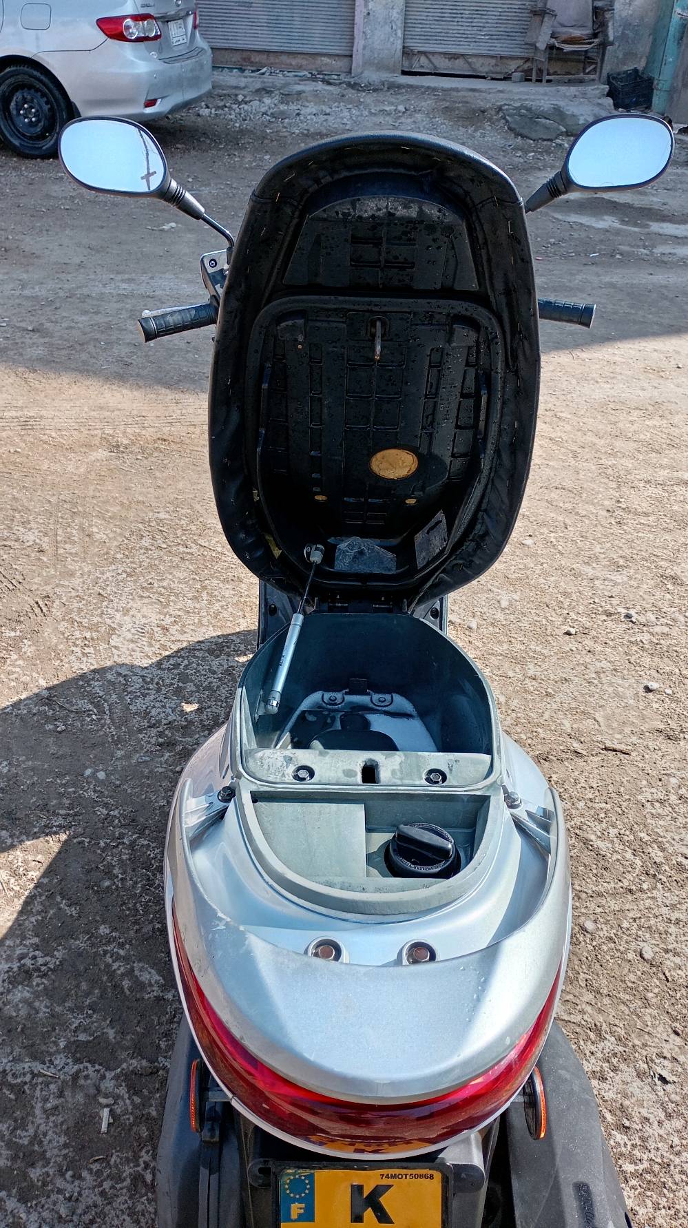 السلام عليكم ورحمة الله وبركاته دراجه بريز ببغاء حديث البيع الدراجه امانه الله عل أيدي منزله رمبه رمبه ماخذه مليون ٢٥٠ المكاتبه عندي بشهر ١٢ ماصارله هواي ممفتوح برغي من عنده العنوان الحريه الدولعي السعر مليون ١٥٠ وبيهه مجال حك 