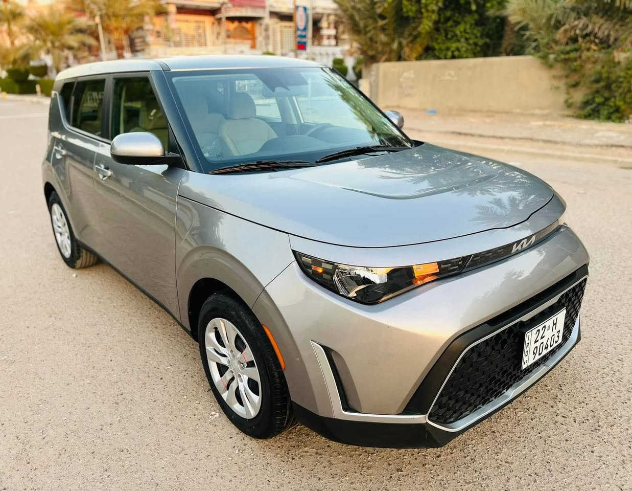 السلام عليكم ((للبيع فقط بدون مراوس))
كيا سول ( موديل 2023 ) ( الشكل الجديد ) ( لون سلفر )
( بجم كبس ) ( بدون ايرباك ) ( ماشية 20 الف زيرو )
رقم اربيل الماني ترقيم جديد هزه فحص كله جديد بسمي  تحويل مضمون100%
ضرر السيارة جاملغ وباب ضرر خفيف جدا 
دخال السيارة بيجي
محرك 2000 دوش
رادار امامي. تنبيه توقف ذاتي
تحديد مسار
اطفاء ذاتي عند التوقف السيارة
دشبول دجتل الشكل الجديد
تيرات نكسن بلادية مال شركة
مانع انزلاق + ABS
شكن USB خلفي
شاشة حجم كبير + خزن ميموري نضام car play لعرض الهاتف والخرائط
فول تحكم ستيرن كروس سرعة
3 وضعيات قيادة
شاشة جبيرة
صندوك بصمة
دسكات خلفي امامي
ارضيات الشركة + كتلوكات الشركة
سبير وعدة الشركة
السيارة على وضعية الشركة
حجر بيئة بلادي شركة
سيرفس كامل دهن+ فلاتر السيارة كاملة مكملة لسيارة جاهزة بدون اي نقص واي مصرف مابيها ( سعرها 160 وبيها مجال للشراي ) رقمي : *********** مكانها ( كرادة قرب ساحة كهرمانة)
