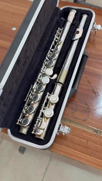 مرحبا اصدقاىي فلوت للبيع اله جدا نظيفة وجديدة مطلي فضة امتياز الماني ا...