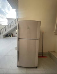 ثلاجة • شغالة • ما بيها عيب