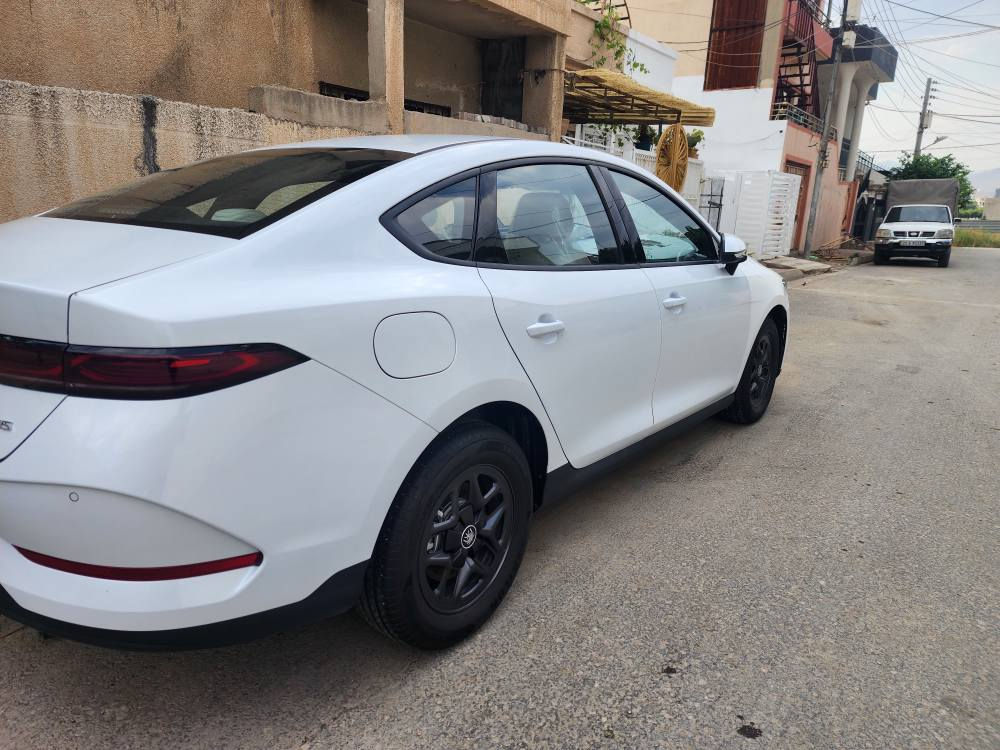 BYD QIN PLUS  
مۆدێل ٢٠٢٥ 
ناو زەردە ویل عادیە هیچ هیچی پێوە نیە وەک سفر وایە رەقەم سلێمانییە ٧٢٠٠ رۆشتوە 
*********** السليمانية, العراق
