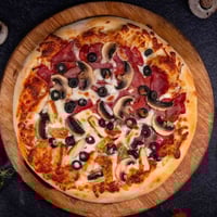 شيف غربي متفرغ للعمل مساعد قوي او شيف  اختصاص   أطباق بنواعه غربيه  اس...