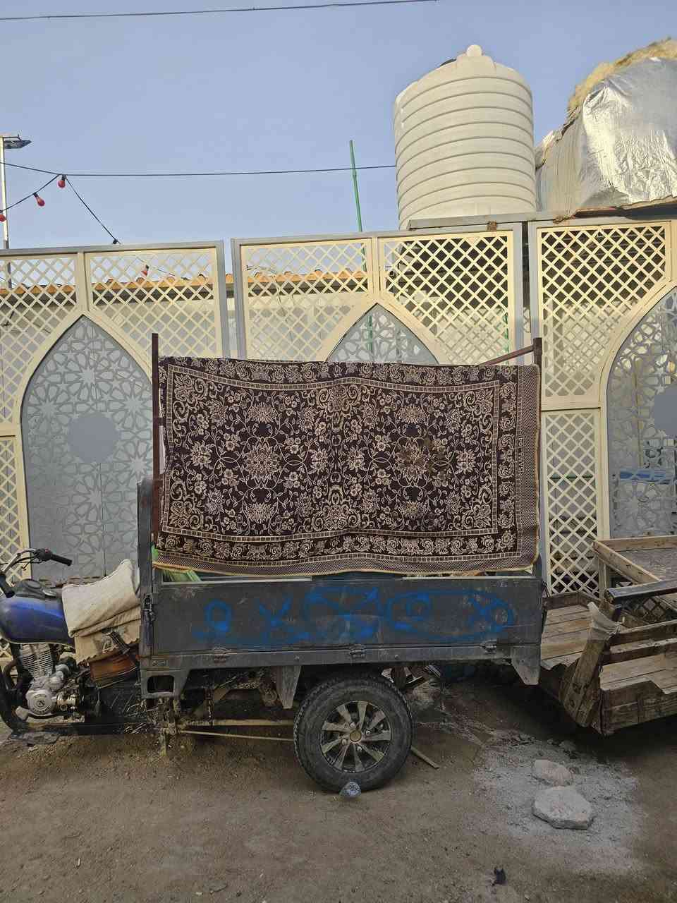 سلام عليكم محجر البيع درجه والاله مضبوط سعر ٧٥ وبي مجال يتفاصيل بعد رقمي *********** بي بس وتساب بس وتساب  مكنه حله شارع ٦٠
