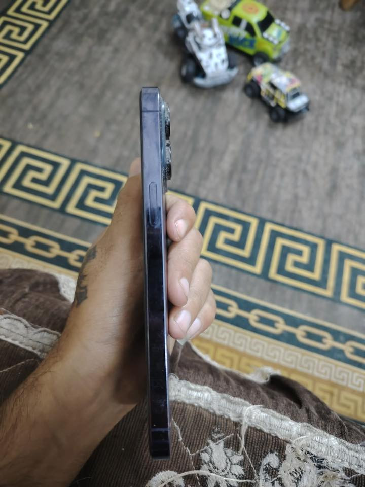 ايفون 14 برو ماكس
بطاريه 81 بلاديه 
ذاكره 512 
مبدل شاشه انضف نوع بالسوك فيس ايدي شغال 
الجهاز وتر كامل بس شاشه مبدله 
تجي تفحص وين ما تريد فول نضافه شوفت عينهم لا ضربه ولا زلغ 
السعر 725 وبي مجال بسيط 
مكتني العرصات 
***********
