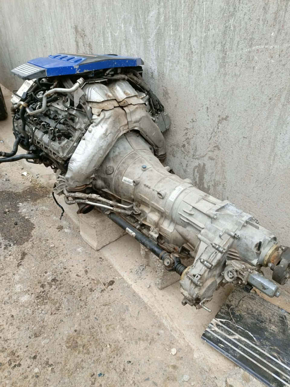 للبيع بسعر كناسب بسبب تحوير  السياره محرك n63 كامل تفرعات *********** بغداد
