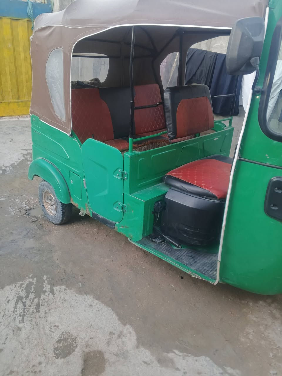 سلام عليكم تكتك موديل 21سنويه الوحات نكليزي تحويل مباشر تكتك كفاله كشر بي بس خياس محرك مكفول سعر7ونص وبيهة مجال مكاني كربلاء المقدسة رقم ***********شراي يخابر بي خير ويدللل
