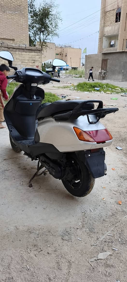 السلام عليكم اسبيسي ياباني للبيع الدراجه مفتوحه مره وحده 
الدراجه نقصه باتري وعندي صوت بلصالنصه فقط 
مكينه ناعمة السعر 500
***********
