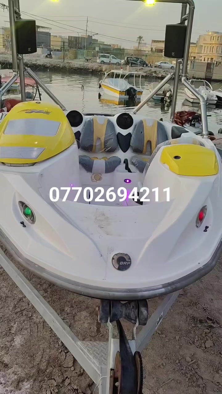 السلام عليكم.. للبيع جت بوت سيدو سوبر جارج نظيف جدا جدا .. اناره داخليه وخارجيه .. مضخم صوت بلوتوث .. سبايدر درج خلفي للسباحه .. البك شغال .. وياه عربانه اصليه مع جادر كامل .. 
السعر 85 ورقه ..الاتصال ***********
