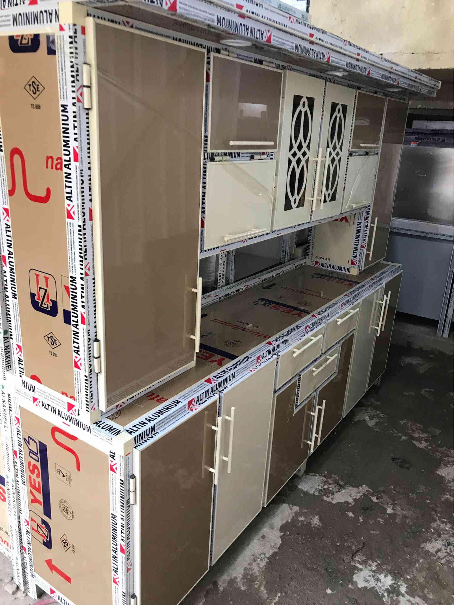 تخفيضات كاونتر مترين ونص ابو النزال شغل شرط التزكام مقطع اصلي بليت واحد ملم نرماده حفر نقش cnc تاج وكلوبات جراره بوري سكه شفط شغل درجه اولى مع سنك متر وربع مرمر ب٧٤٠ العنوان ناصريه شارع الاخلاص *********** ناصرية
