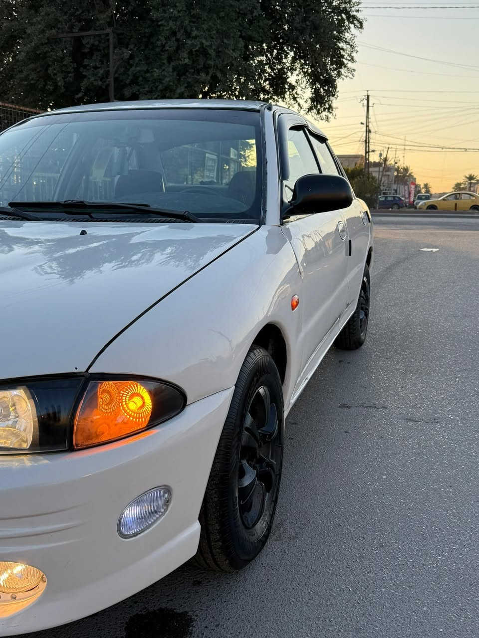 السلام عليكم 
بروتون 2002 كير اوتو 
سياره نضيفه جداً تبريد تدفئه شغالات صدر جديد تخم تاير جديد مشط جديد كابريتر جديد تشغيلتها احلا من النوزل مكينه جديده كارتون بدون تنقيص بدون تبخير كير نضيف جداً داخل السياره نضيف كلش مابيها نقص اي شي سياره صبغ عام 
سياره مصروف عليها هواي مازدات ودعاميه رياضي 
سنويه بسمي 
السعر 48 وبيها مجال بسيط 
مكان السياره بغداد العامريه 
***********
