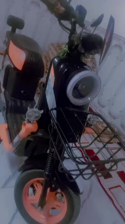 السلام عليكم دراجه شحن اكس 900 السعر 650 وبيها مجال عنوان 
اسكندريه***********
