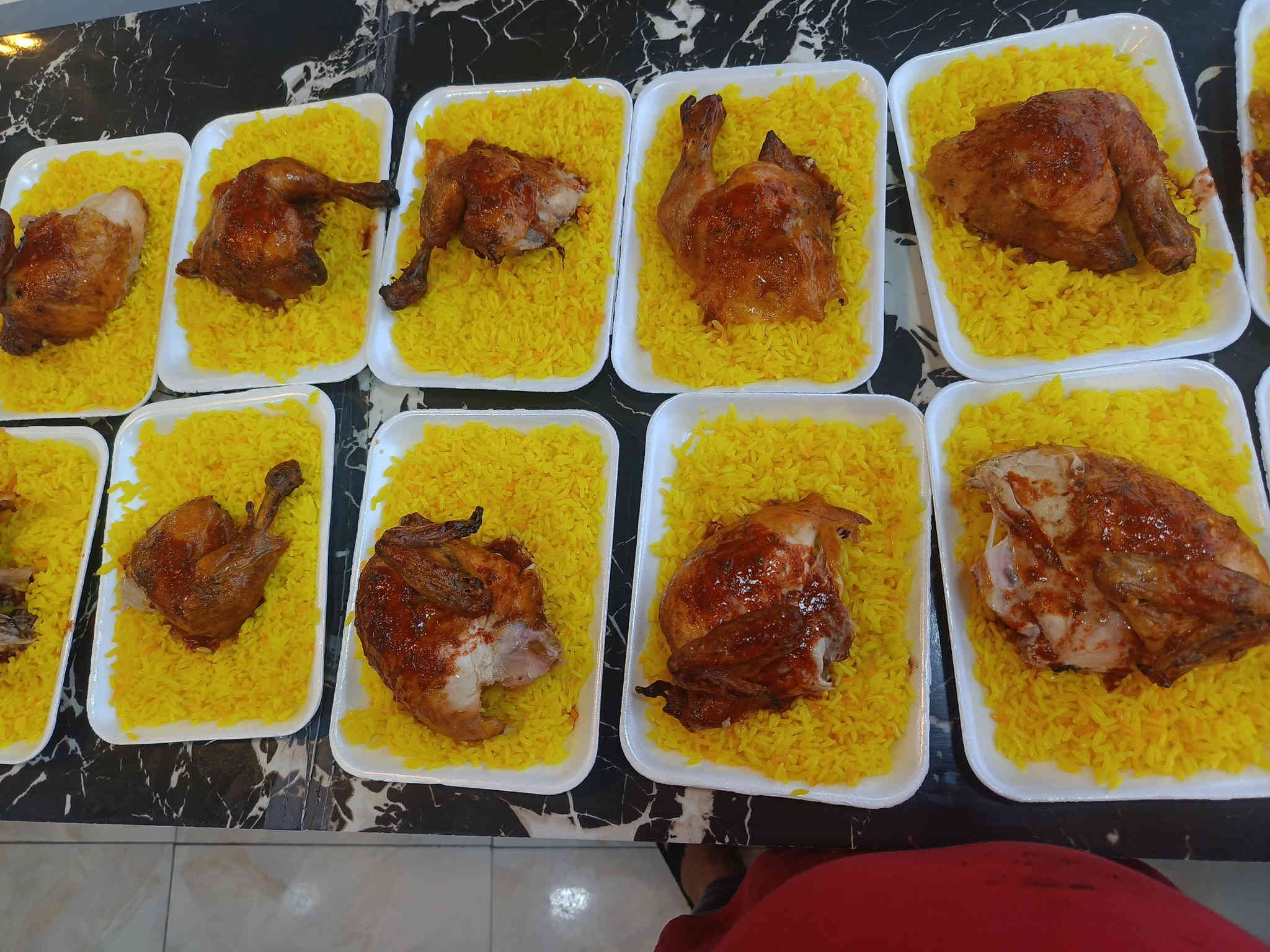 هلآ وسهلا بزبائننا الكرام مثل ما عودناكم على كلما هوه جديد يوجد لدينا دجاج ذبح عراقي على التمن ومرق وخبز ومقبلات وببسي كبير  السعر 10الاف يوجد لدينا خدمه توصيل  *********** مستعدون لتجهيز كافت المناسبات
