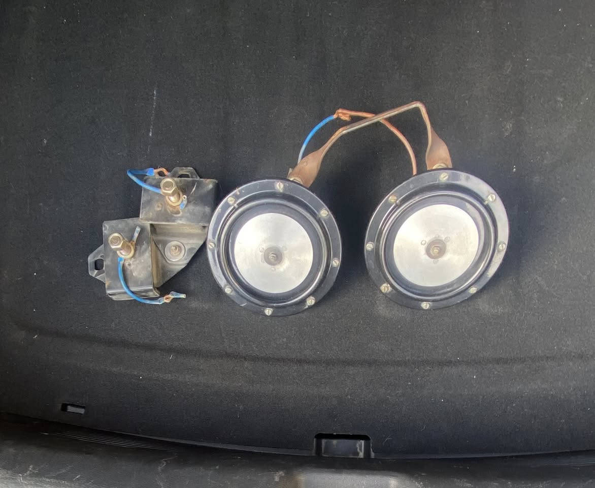 سلام عليكم هورنات بوش ايراني للبيع مؤسسه مال ابو سليمان جدد ممفوتحات دكه ناعمه رواصط وياهن الله شاهد ممستعملات 250 اوبيهن مجال قليل رقم الهاتف ***********
