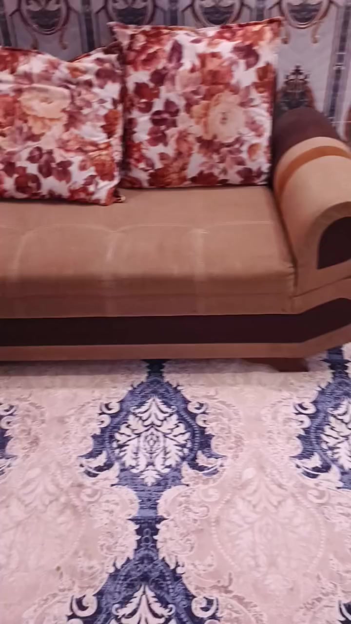 بغداد بلديات شارع الكهرباء المعسكر***********
السلام عليكم تخم عشر مقاعد نظيف اخو الجديد400 وبي مجال
