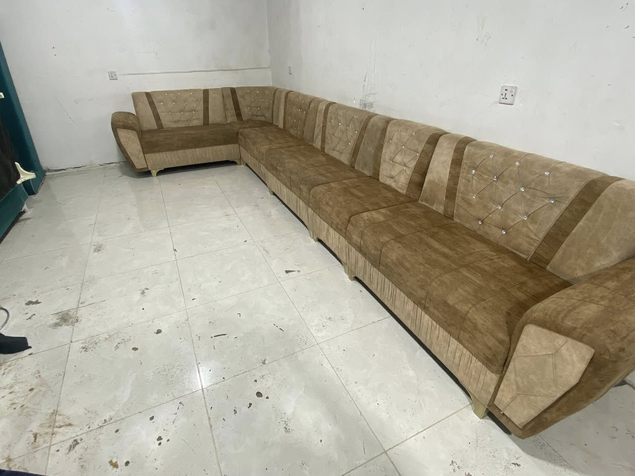 قنفة بدون اي عيب شراي يجي خاص تواصل علي واتساب *********** مكان اربيل مامزوا
