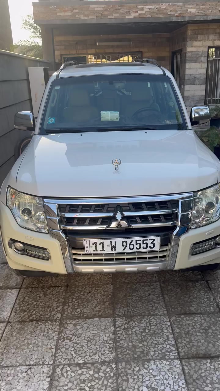 السلام عليكم 🛑🛑
سيارة باجيرو موديل 2015 ابيض صدفي✨ 
ماشيه 70 حقيقي بلاديه من الشركة ما ملعوب بيها 👍🏻
مكفوله كير و مكينه و كلشي سيارة مال بيت نضيفه باسمنا تحويل مباشر 
مكانها بغداد السيدية سعرها مناسب
للاستفسار خاص او الاتصال 
***********
