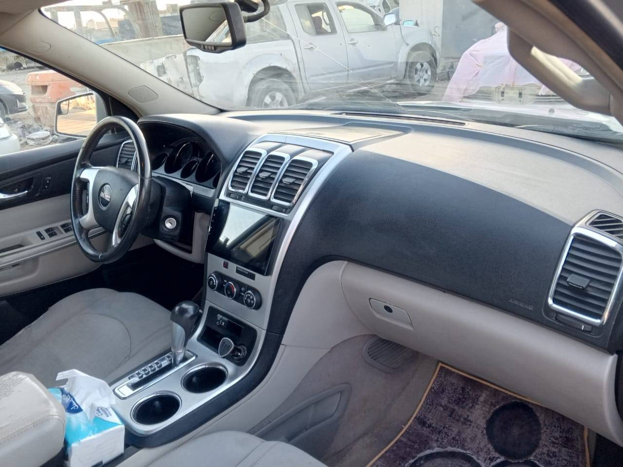 GMC اكاديا 2009 محرك 6 سلندر وارد امريكي السيارة مكفولة من التبديل والصبغ 3 قطع تبريد تدفئة شغال 7 راكب رقم بغداد انگليزي سنوية لسنة 2030 باأسمنا 
السعر 90 وبيها مجال 
مكان السيارة البصرة
للاستفسار الاتصال او المراسلة على الرقم 
***********
