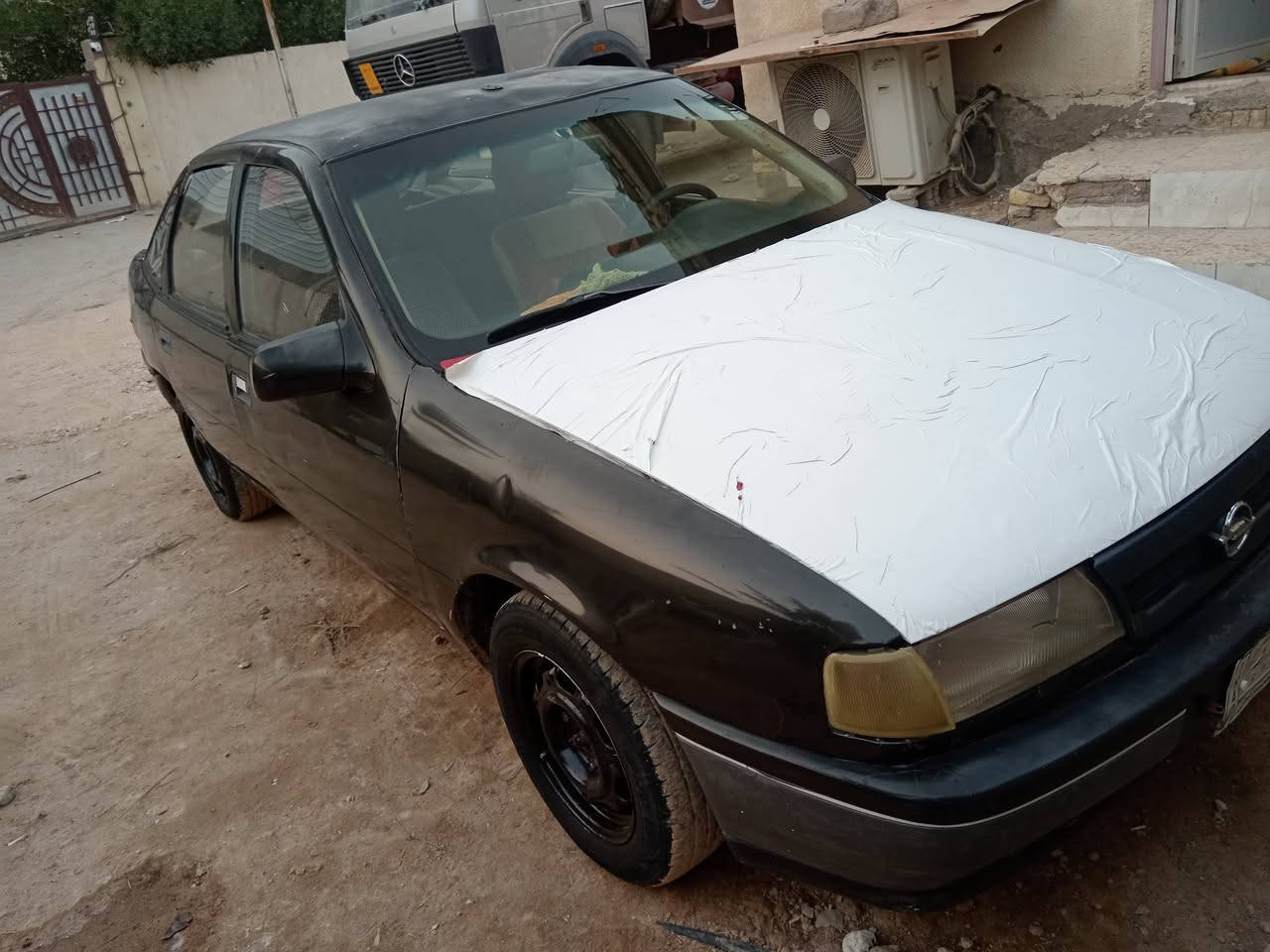 للبيع اوبل فكترا 91 سياره جازه نضيفه مكينه كير مكفولات كير عادي حداديه نضيفه رقم ذي مداور ثاني يوم مكاني ناصريه السعر ١٨ ***********
