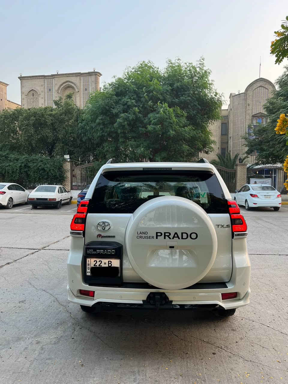 السلام عليكم 
 بعد التحية والاحترام

برادو 2022  TXS خليجي شركه  جيهان تيوتا العراق ضمان ساز 

6 سلندر  4000  سياره كفاله عامه  لاصبغ ولا تبديل ولا شخوط  ولا بارد حتى الدعاميات كير مكينه  كله بشرط 
الموصفات 

سلايت 
بصمه
شاحن واير لس
كشنات جلد اصلي بلادي قرميدي 
كشنات اثنين كهرباء
مطفئه اماميه 
تشغيل عن بعد
ترحيب 
اناره هالوجين 
فور ويل 
دبل تانكي
اضوية ليزرية بالدوسه
مر ي شفط 
3 قطع تبريد
هوك
ثلاجه 
بخاخ لايت 
وباقي الموصفات المعروفه 
ماشيه 45  الف   حقيقي شرط الفحص  

كتلوكاتها وكاعياتها وبصماتها كلها وياها 
رقم اربيل بأسمي 
وبيها ضمان 5 سنوات او 100 الف كيلو 

السعر 448 وبيها   مجال

مكانها بغداد العامريه 

***********
