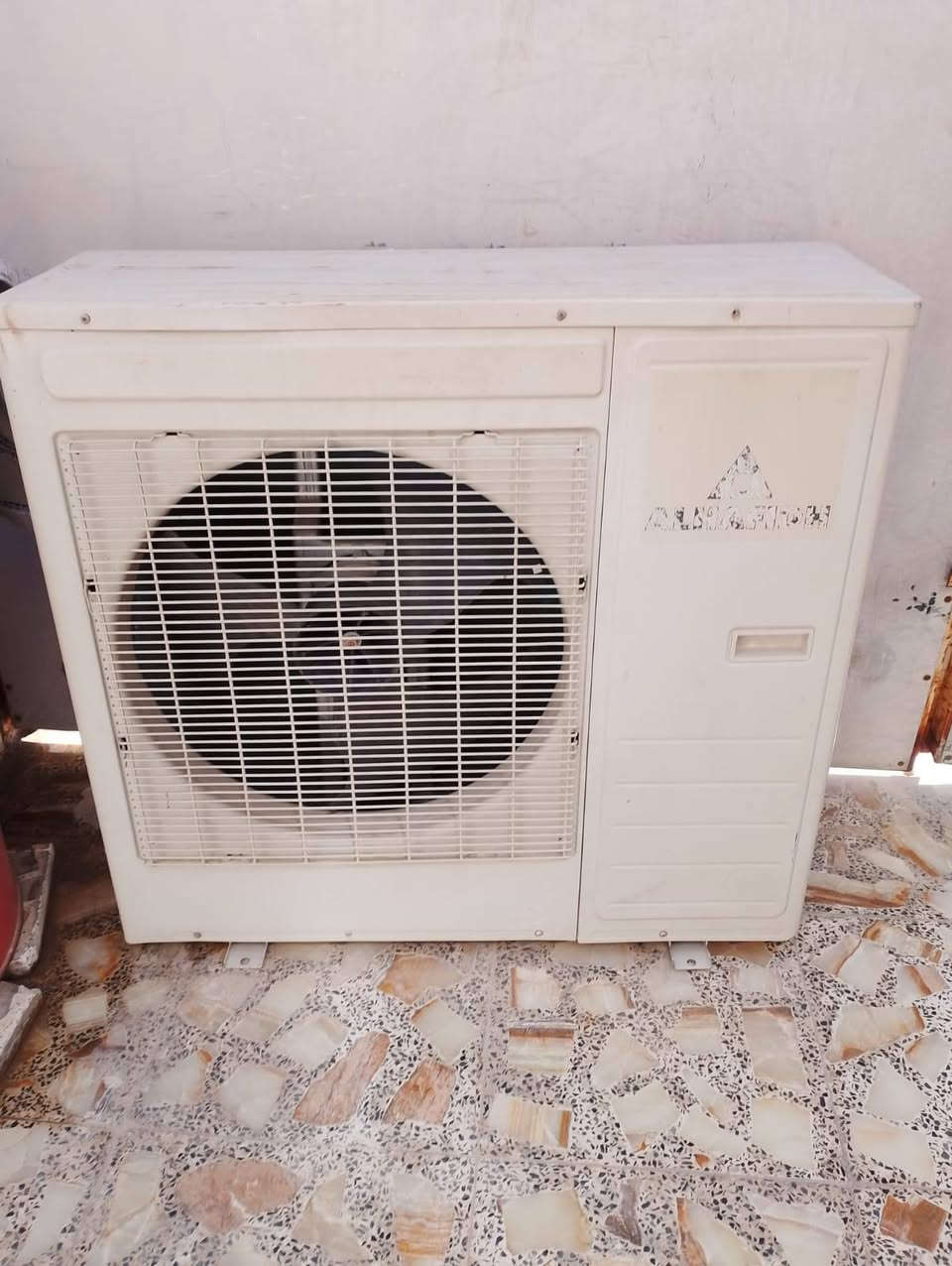 سبلت 3طن الحافظ باب أول كلش نظيف غازه كامل مسحوب بالخارجيه مكاني نجف موبايل ***********
