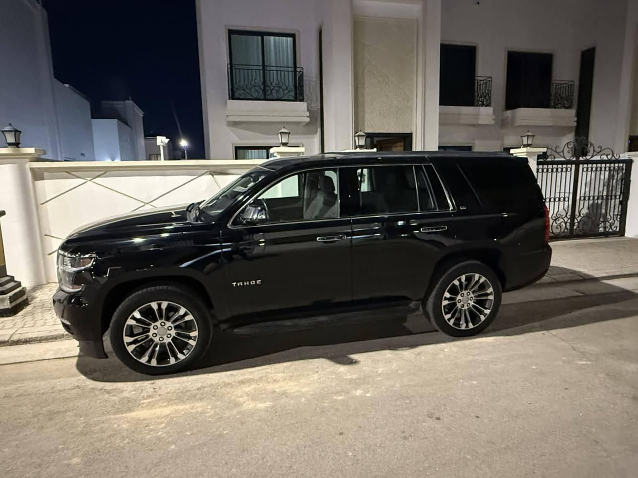 تاهو ٢٠١٧ خليجي رقم بغداد مكفوله من الصبغ عده شبر واحد فقط وبارد بسيط مكانه بغداد معروضه ٣٢ للبيع او مراوس رقم التلفون ***********
