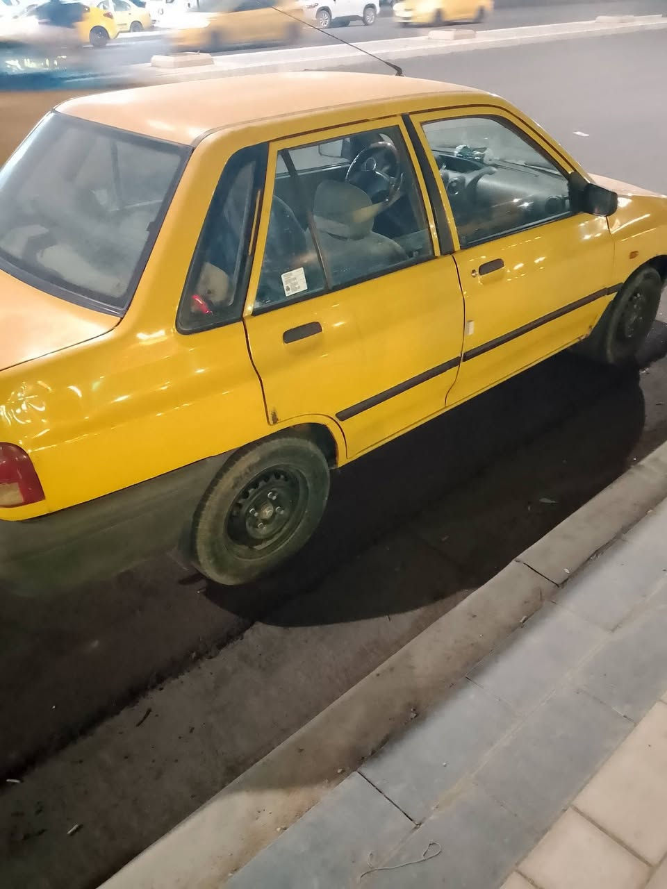 سلام عليكم عندي سايبه موديل 2012 للبيع بسمي تحويل سياره رقم انكليزي هزه جديده مصفره هيئه وغرامات شرط تحويل ثاني يوم السعر 30 وبيها مجال.***********
مكان السياره بغداد الأمين الثاني.
