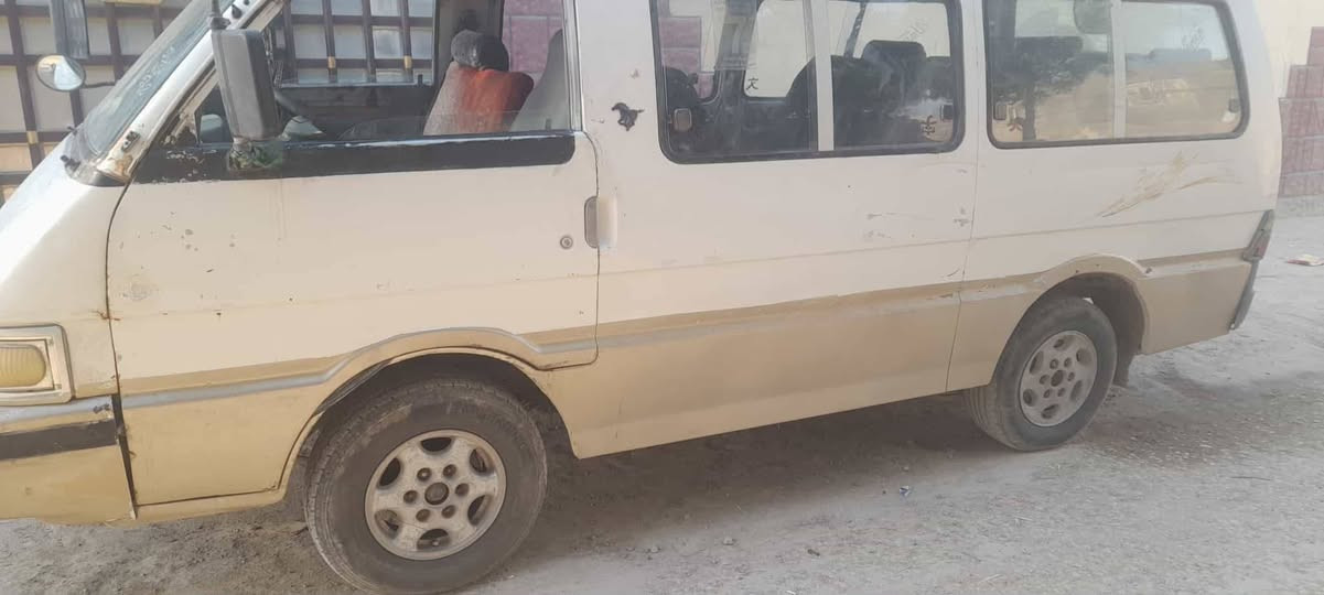 السلام عليكم كيا بسته موديل98 سنويه صاقطه  كير و مكينه خير من الله  حداديه جديده  شواصي بلادي وسعر  على واتساب  مكان سياره بابل ***********
