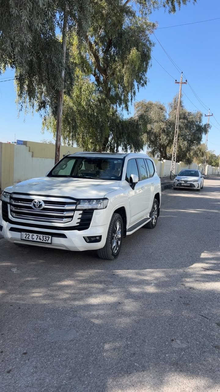 سلام وعليكم
لاندكروزر موديل 2022 سياره جاهزا مابيها اي نقص  جديده فول مكفوله كفاله عامه ماشيه 114الف بيها بس كرت بل باب خلفي بيع فقط بدون مراوس 620$وبيها مجال شي قليل 
استفسار اكثر اتصل 
@***********
