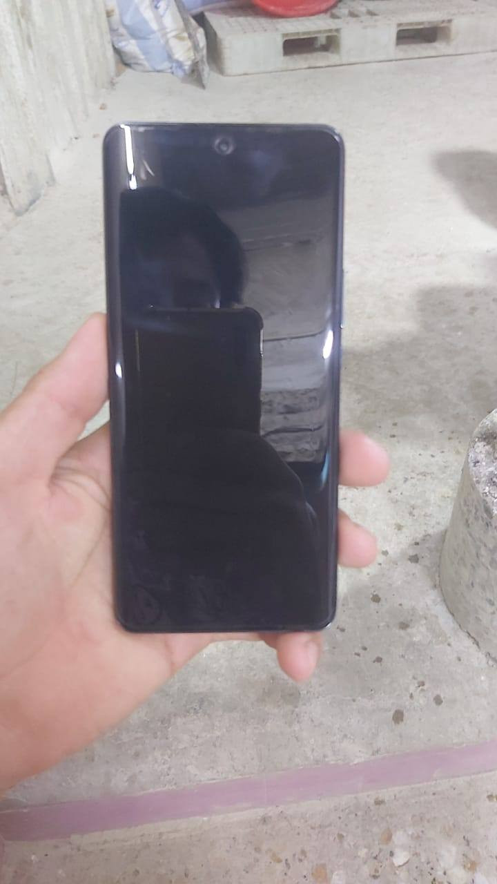 HONOR X9b 5G مكفول من الشخط مكاني نجف حرية هاذ رقمي *********** سعره 200 قفل قفل مو شراي لا تجي اخيك
