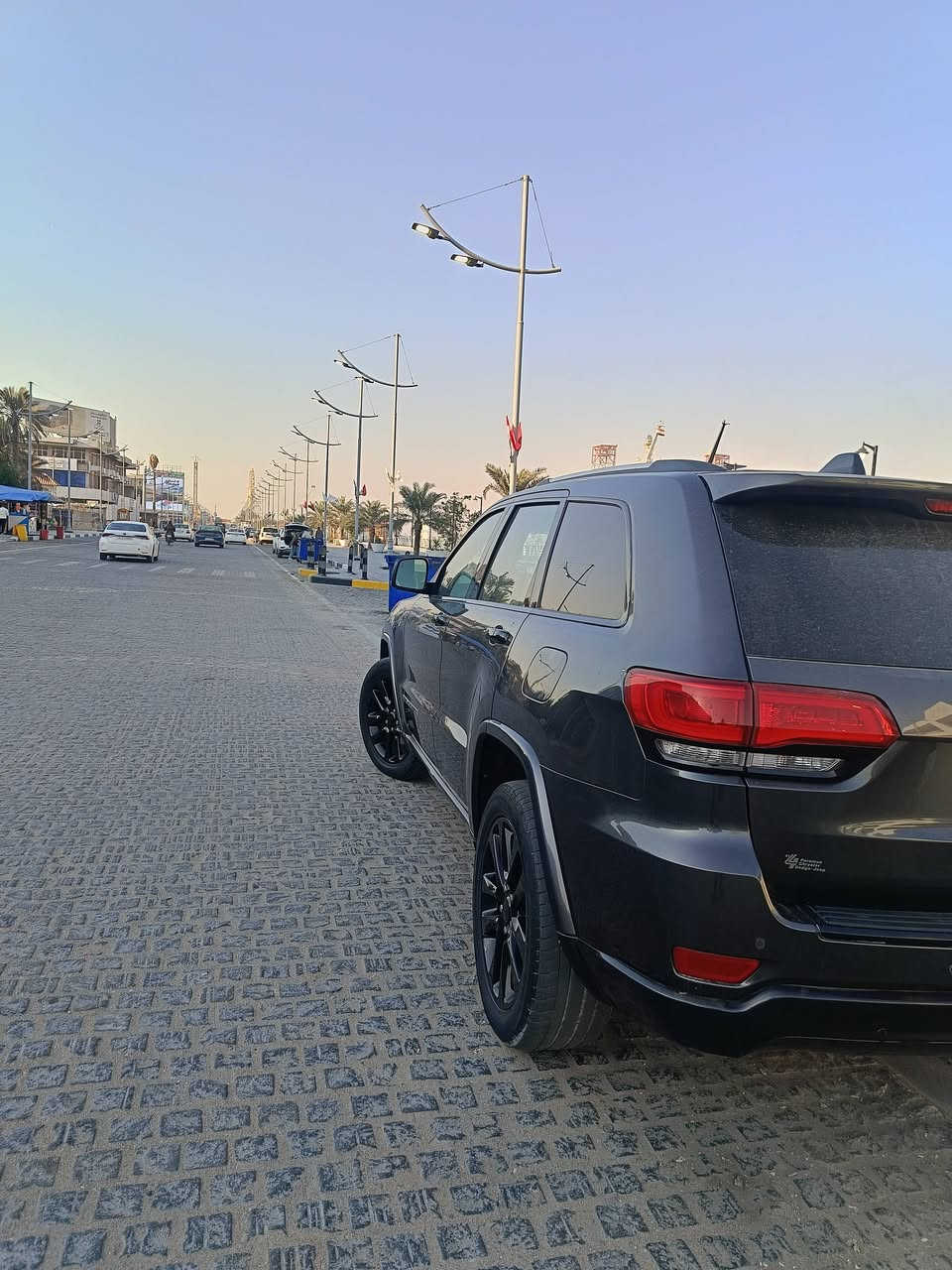 جيب موديل 2019 وارد امريكي جادثه جاملغ وبنيد وربع الباب العبري صبغ السياره نضيفه *********** السعر 225 وبيه مجال
