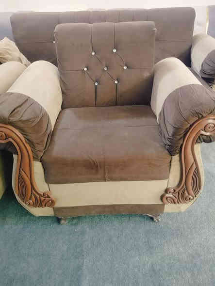 تخم نضيف جداً أي ضرر مابي 10 نفر العنوان حله البكرلي رقم الهاتف *********** بي واتساب أي استفسار ادخل خاص.
