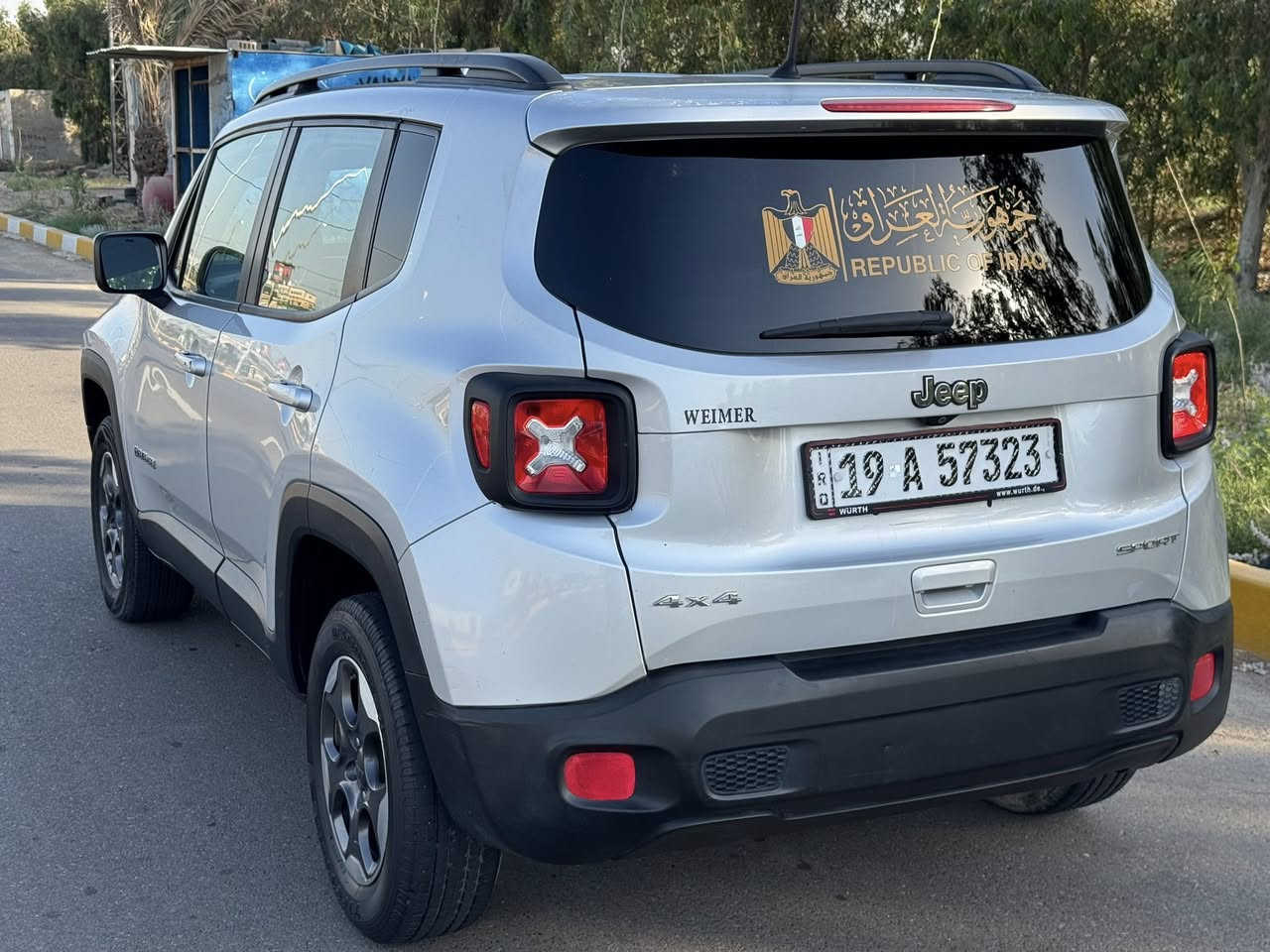 للبيع او مراوس
جيب 2018 كفالة من الصبغ حادث جدا خفيف  بيهه طخطخات ورصعات بسيطه ماشيه 170 كيلو مكانه كربلاء السعر 118 وبيهه مجال قليل
***********
